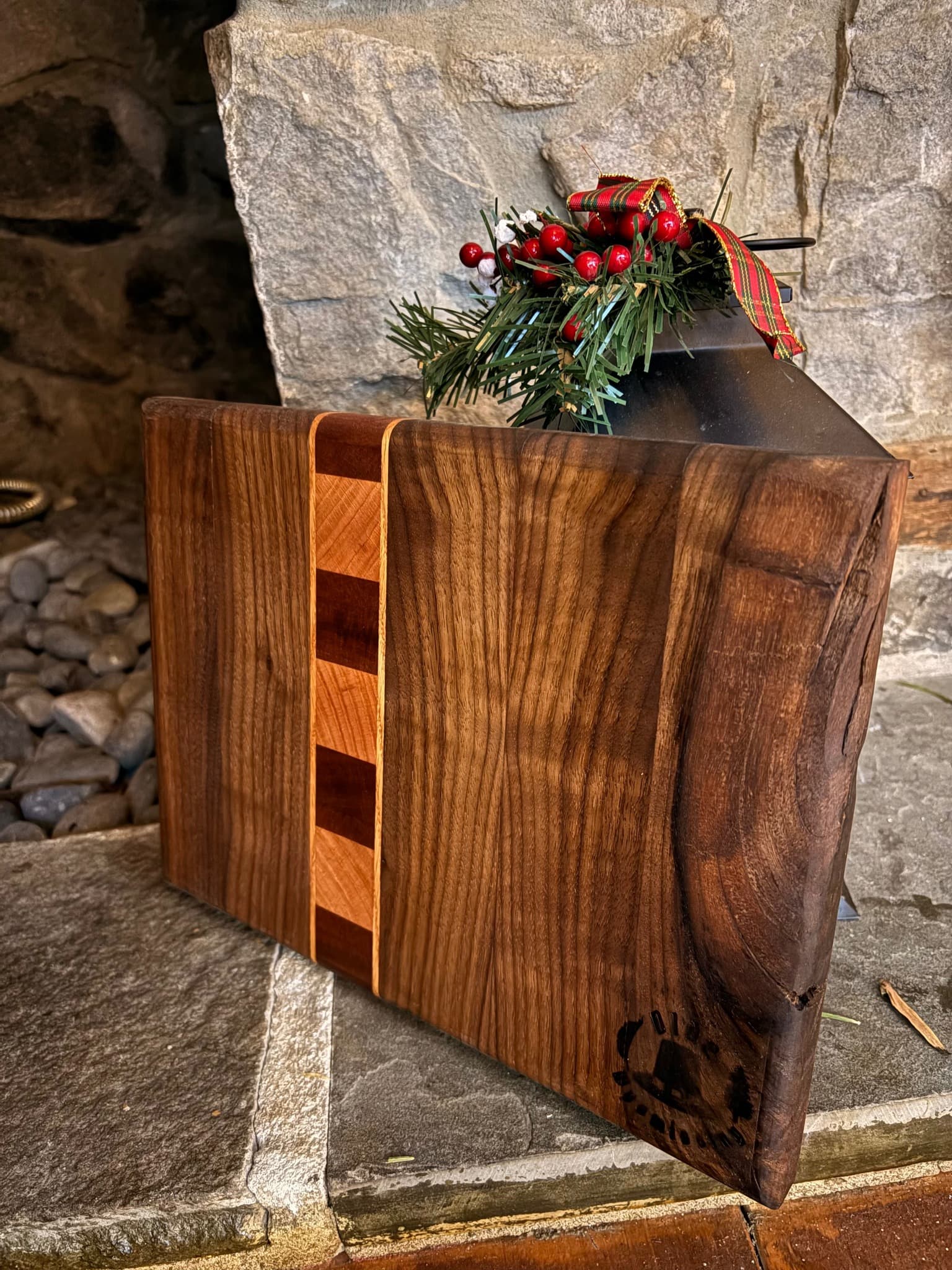 Live-Edge Boards — handcrafted cutting board